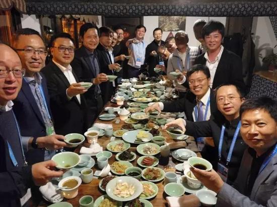 丁磊的烏鎮飯局，中國互聯網的三個十字路口